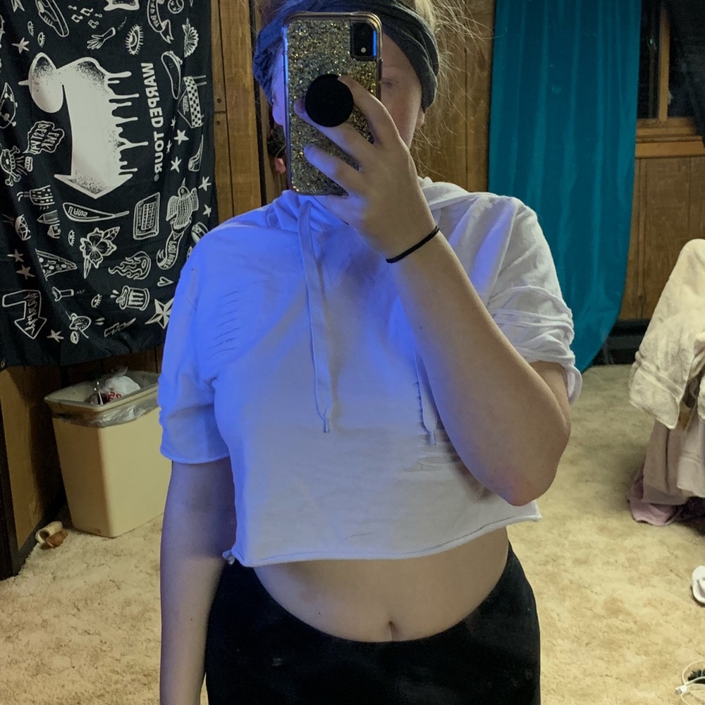 Ripped crop tee 💘